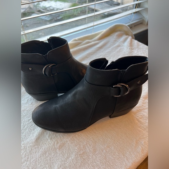 Beautiful Savaii New York black ankle boots. Brand new never used. - Picture 6 of 10